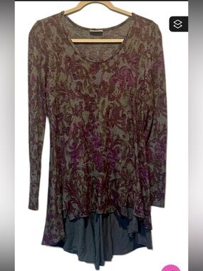 Plume and thread Floral‎ tunic size L hi-low